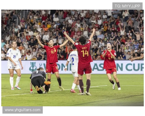 中国女足小组赛两连胜锁定八强资格末轮对阵朝鲜迎来首场硬仗 中国女足小组赛两连胜锁定八强资格末轮对阵朝鲜迎来首场硬仗